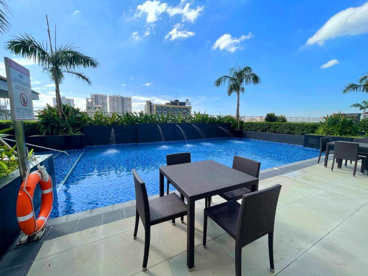 Cozy Penthouse 2Br Suite W Balcony - Amazing Manila Bay View And City Skyline Near Moa Pasay Exterior foto